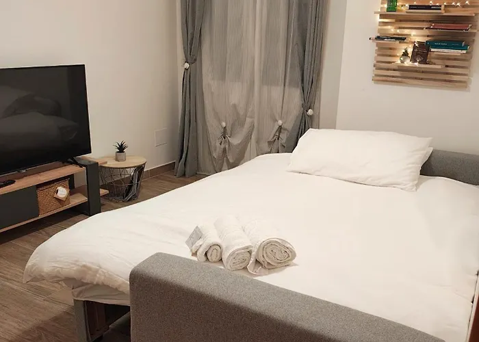 Agli Acquedotti, Con Giardino Privato *